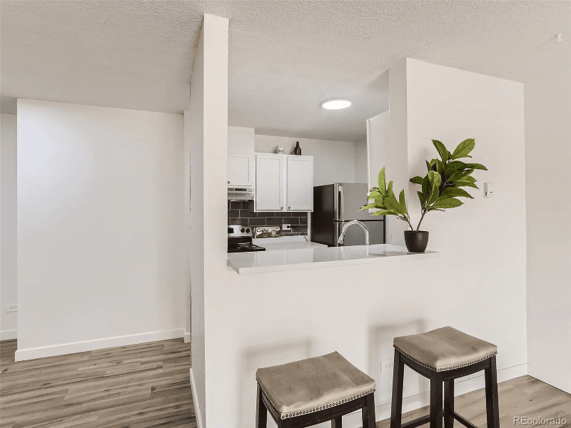 Aurora Condo: 2281 s Vaughn way
