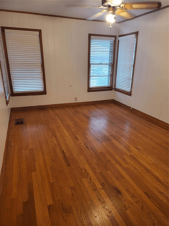 Gainesville House: 1201 Whaley Dr
