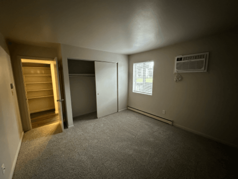 Sidney Apartment: 1520 Spruce Ave