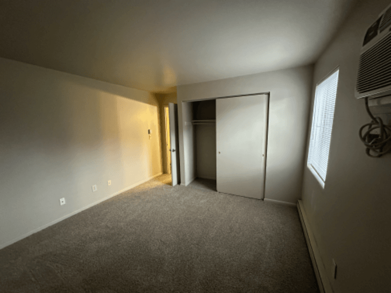 Sidney Apartment: 1520 Spruce Ave
