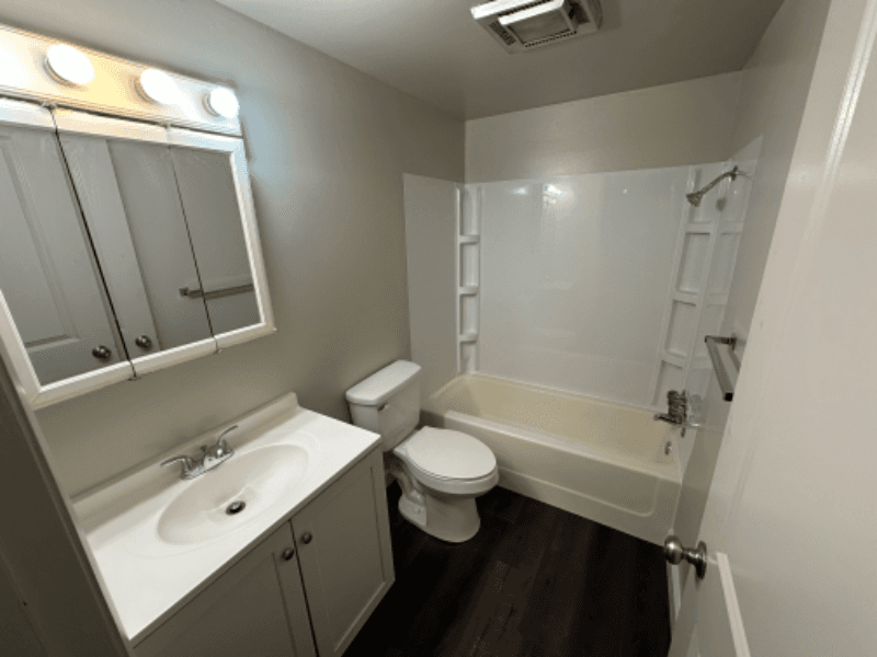 Sidney Apartment: 1520 Spruce Ave
