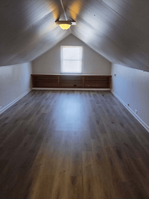 Greenfield House: 906 W South St
