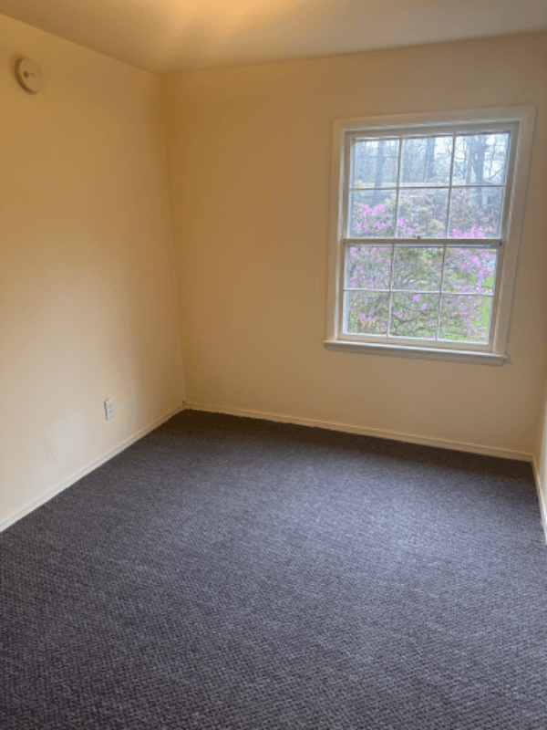 State College House: 1940 N Oak Ln