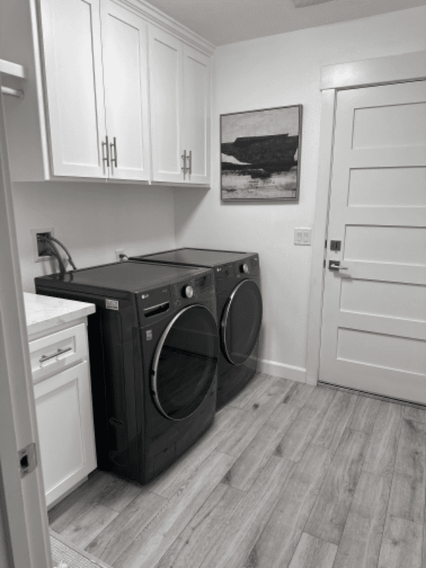 Victorville House: 178 Lakeview