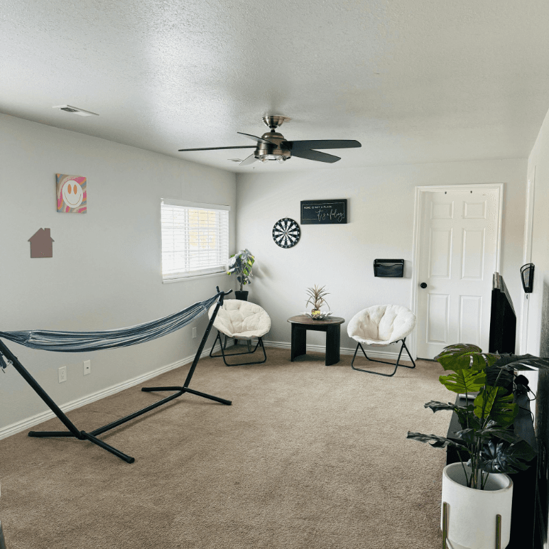 MILLCREEK Single Room: 546 E DELNO DR