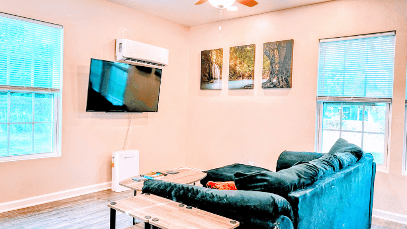 San Antonio Townhome: 1335 Jewett St