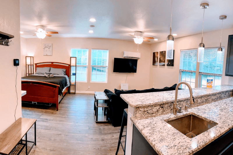 San Antonio Townhome: 1335 Jewett St