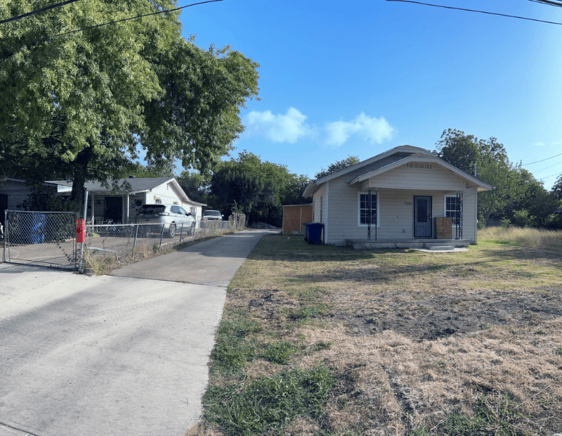 San Antonio Townhome: 1335 Jewett St