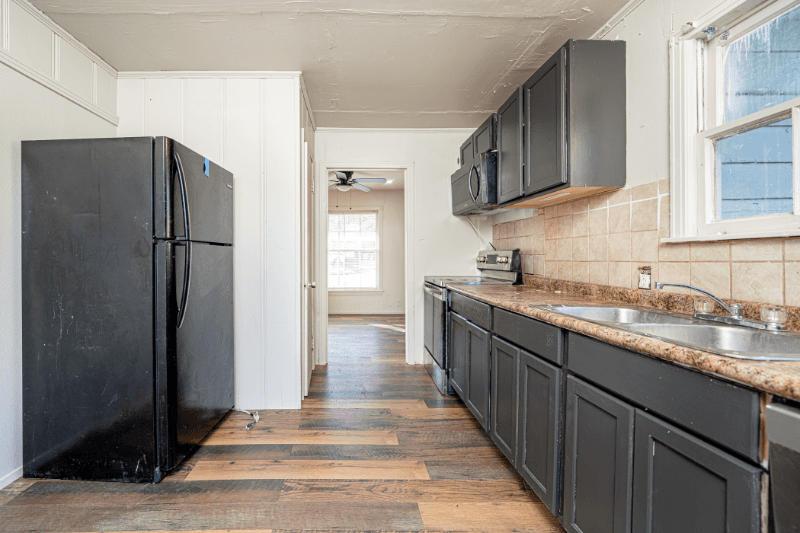 Longview House: 2216 South 12th Street