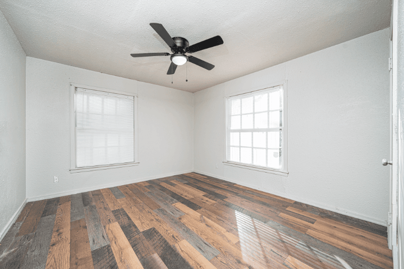 Longview House: 2216 South 12th Street