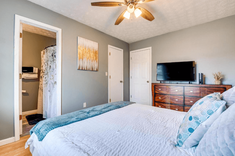 Douglasville House: 1739 Nutmeg st