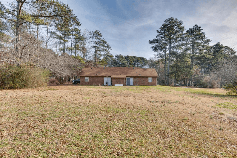 Douglasville House: 1739 Nutmeg st