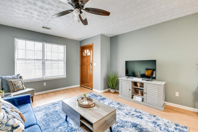 Douglasville House: 1739 Nutmeg st