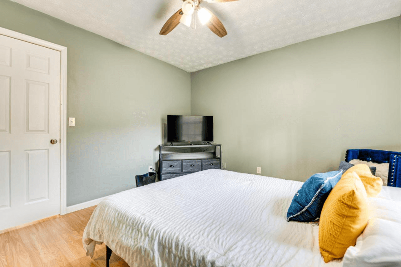 Douglasville House: 1739 Nutmeg st