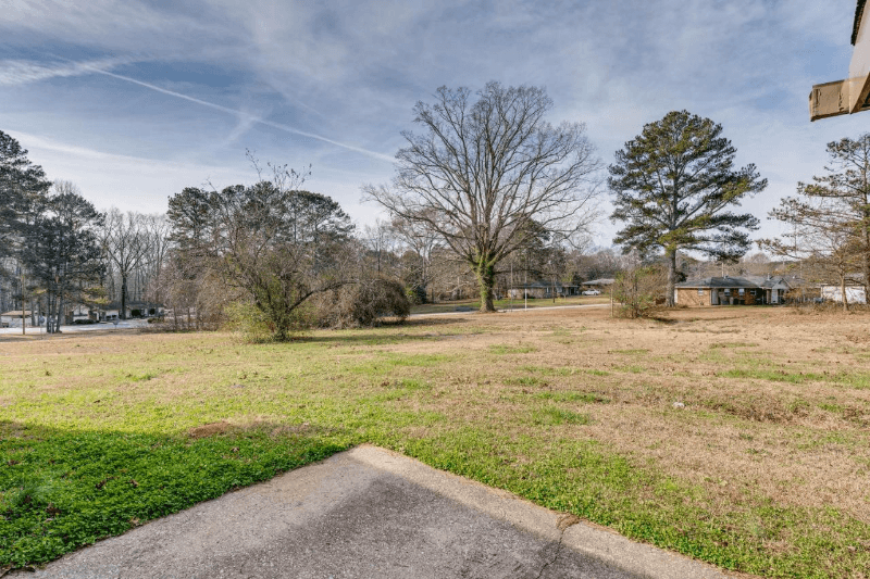 Douglasville House: 1739 Nutmeg st