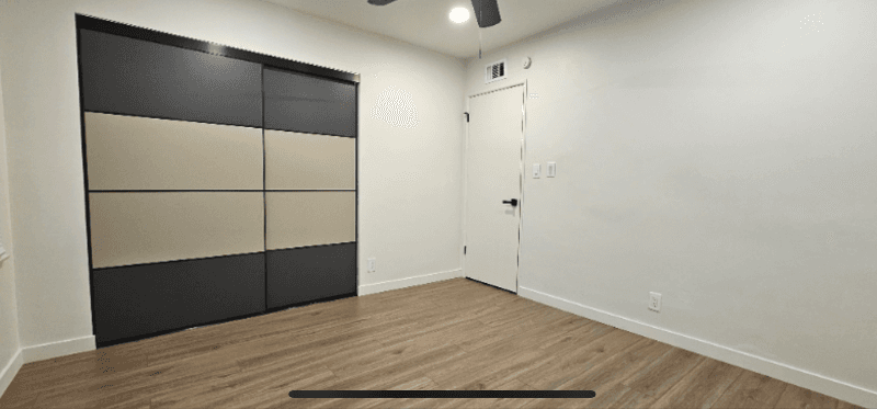 Winnetka Single Room: 6609 Winnetka Ave.