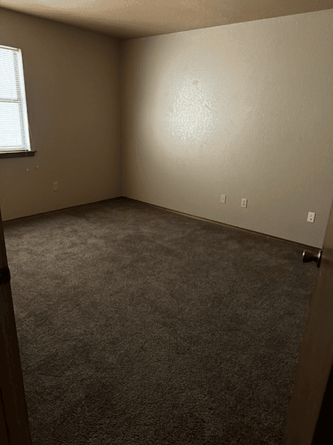 Wilburton Apartment: 902 Cynthia Street