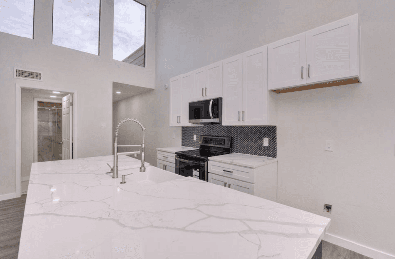 Dallas House: 6738 Eastridge Dr