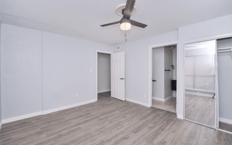 Dallas House: 6738 Eastridge Dr