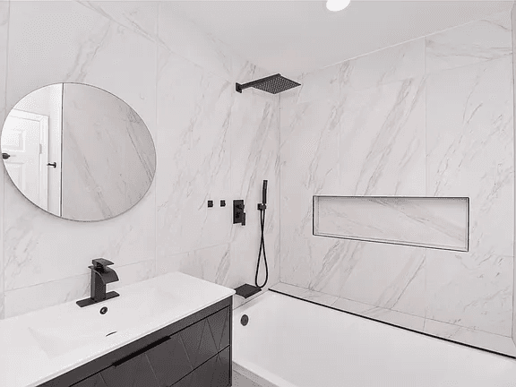 Dallas House: 6738 Eastridge Dr