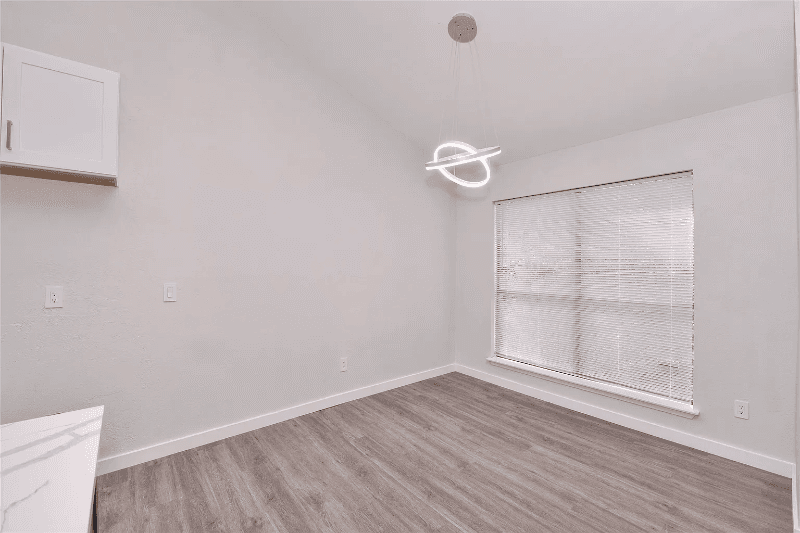 Dallas House: 6738 Eastridge Dr