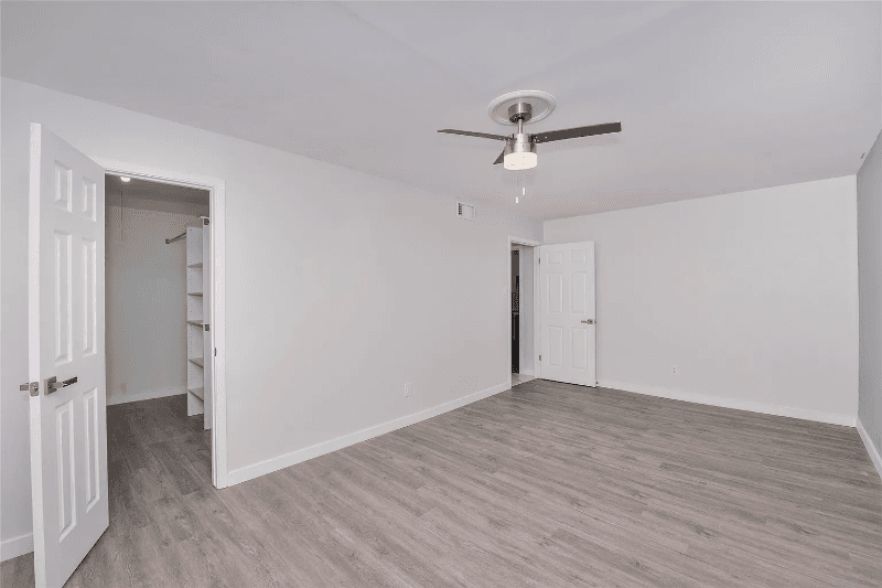 Dallas House: 6738 Eastridge Dr