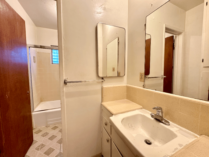 Los Angeles Condo: 11510 Ohio ave