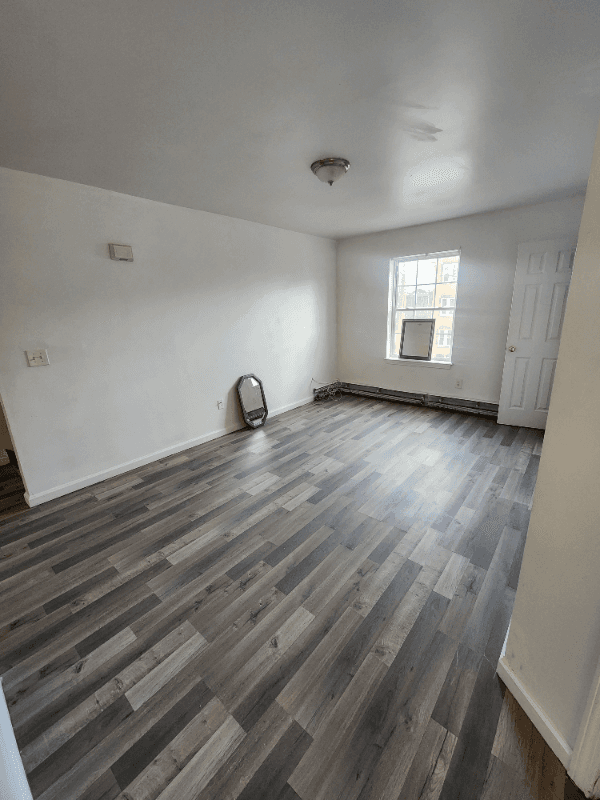 Hartford House: 159 Magnolia St.
