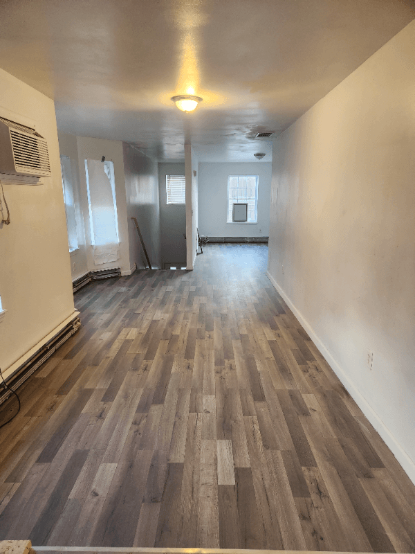 Hartford House: 159 Magnolia St.