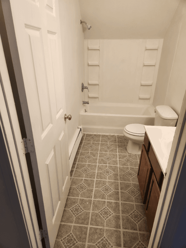 Hartford House: 159 Magnolia St.