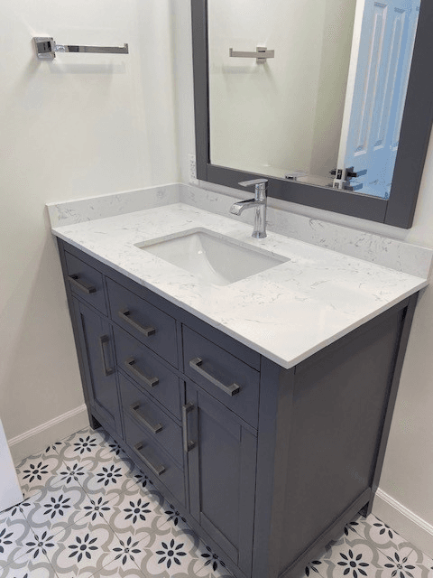 North Hollywood Apartment: 12931 Oxnard St