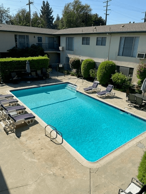 North Hollywood Apartment: 12931 Oxnard St