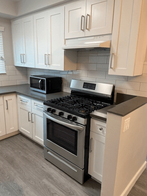 North Hollywood Apartment: 12931 Oxnard St