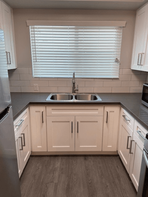 North Hollywood Apartment: 12931 Oxnard St