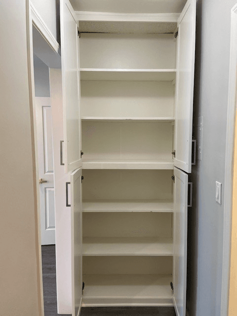 North Hollywood Apartment: 12931 Oxnard St