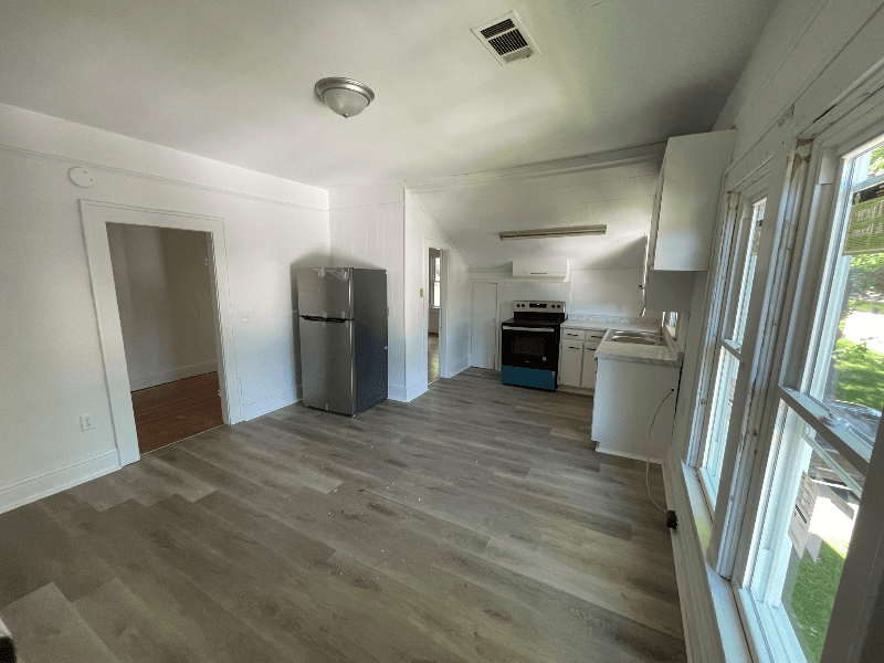Glasgow Apartment: 402 E Wayne Street