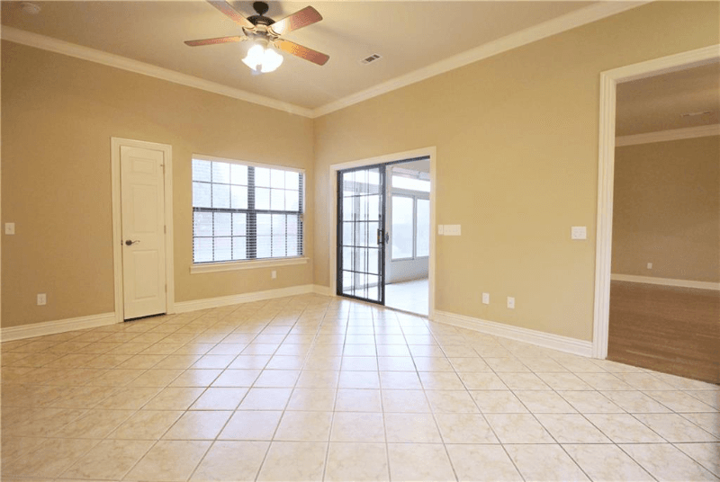 Bentonville House: 3503 SW Baybridge Cv