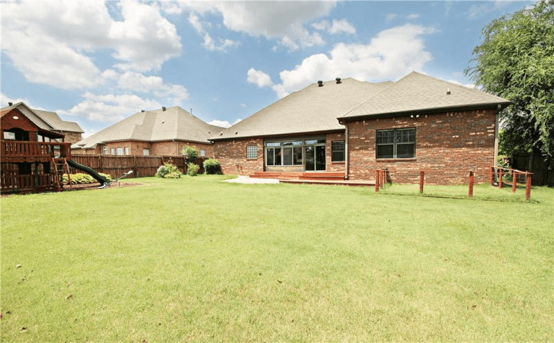 Bentonville House: 3503 SW Baybridge Cv