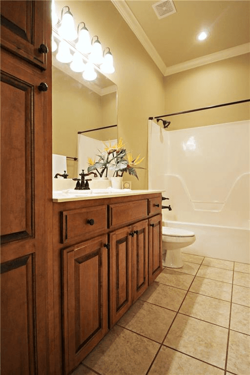 Bentonville House: 3503 SW Baybridge Cv