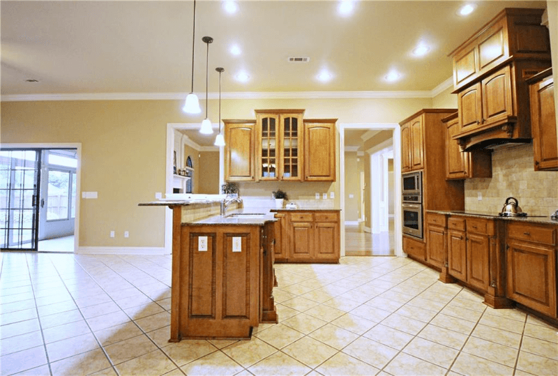 Bentonville House: 3503 SW Baybridge Cv