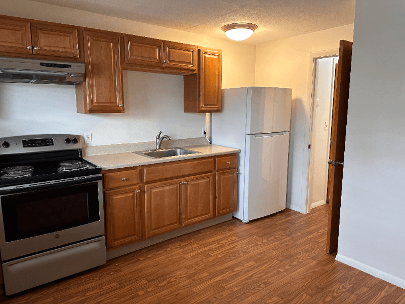 Amherst Apartment: 10 Belchertown Rd