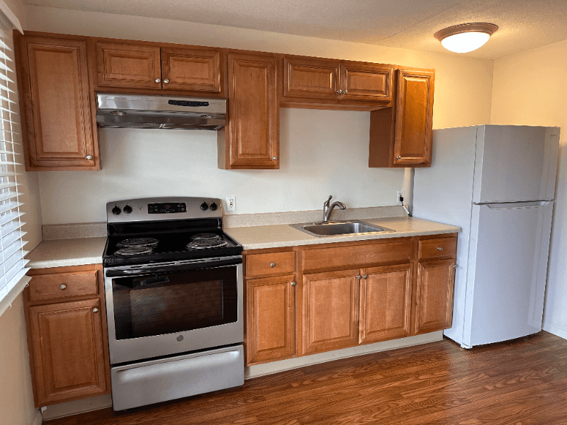 Amherst Apartment: 10 Belchertown Rd