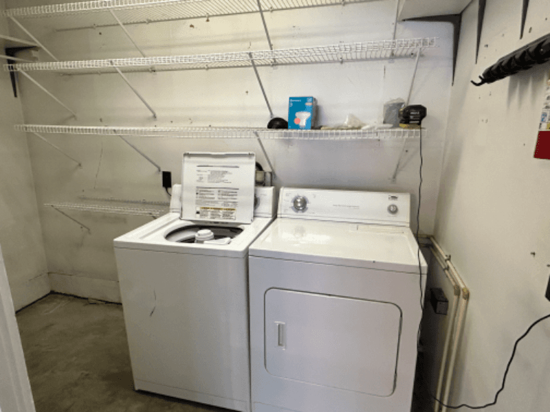 Louisville House: 2104 Dogoon Dr