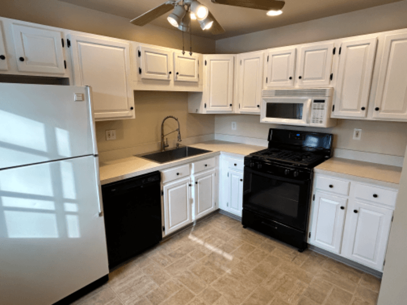 Louisville House: 2104 Dogoon Dr