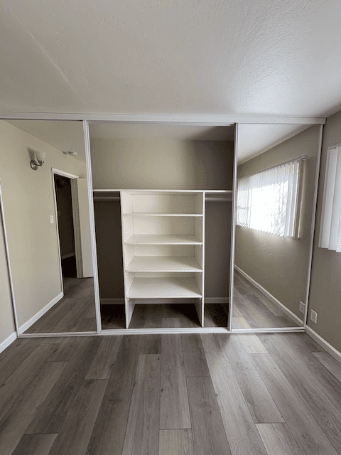 Oakland Apartment: 5499 Claremont Avenue
