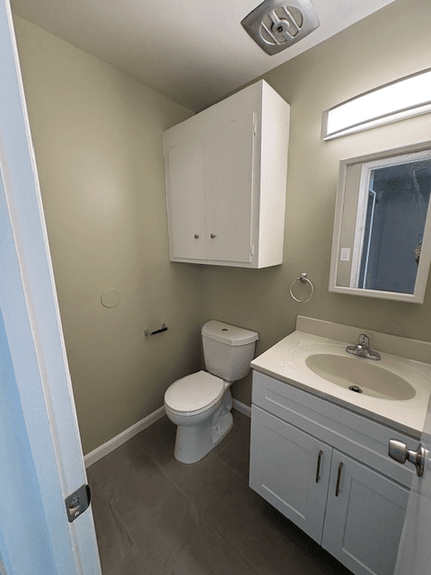 Oakland Apartment: 5499 Claremont Avenue