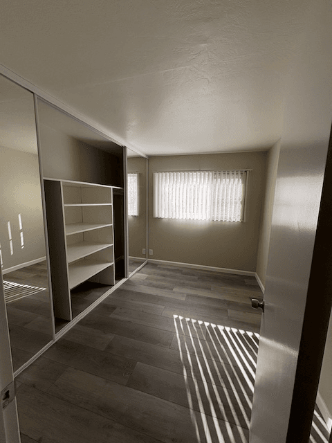 Oakland Apartment: 5499 Claremont Avenue