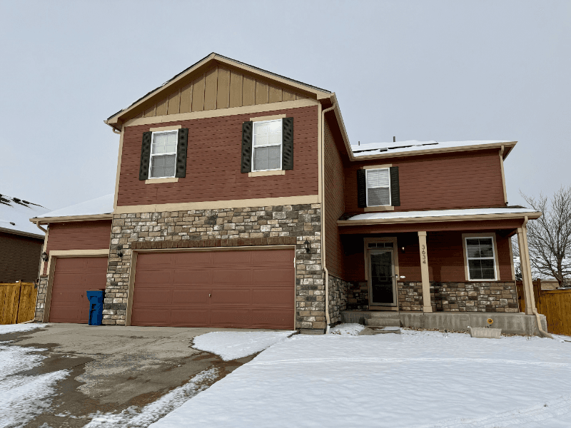 Wellington Single Room: 3634 Daylily St.