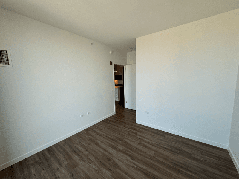 Chicago Condo: 144 N Aberdeen St