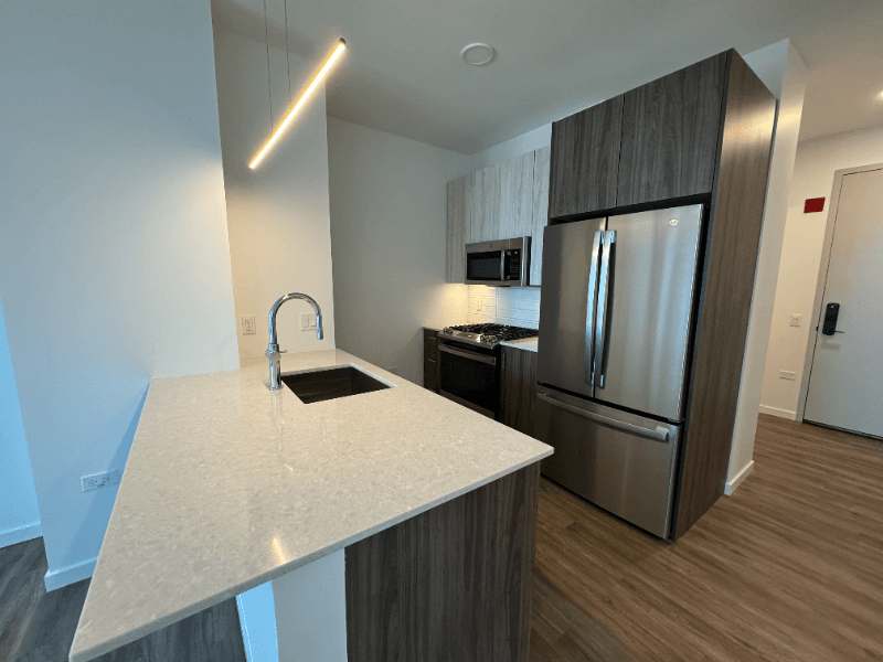 Chicago Condo: 144 N Aberdeen St